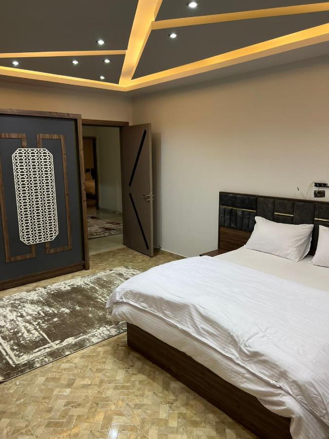 شقه فندقيه للايجار اليومي التجمع الخامس01068880306 *